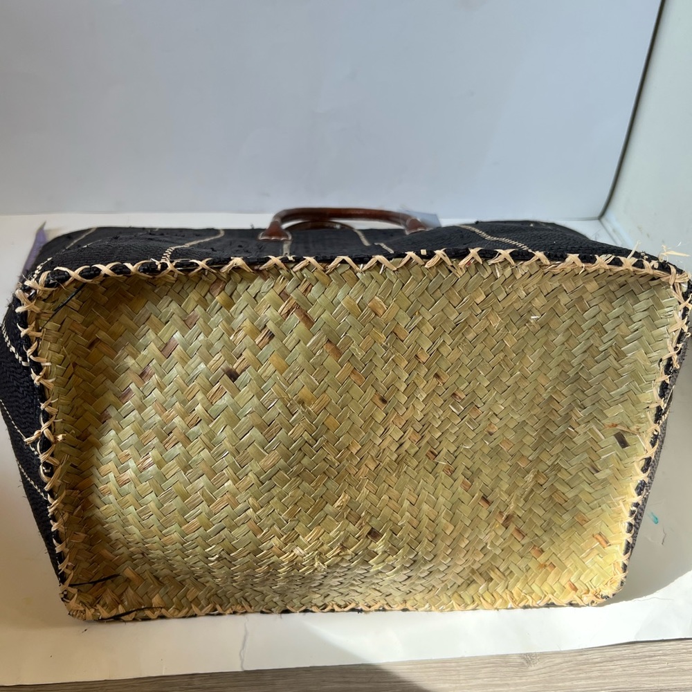 NWT jolie weave black  large tote - Picture 9 of 10